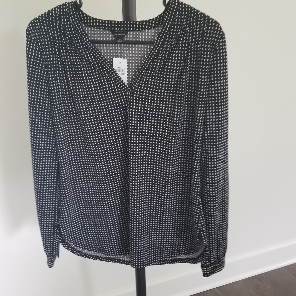 Ann Taylor NWT V-Neck Top